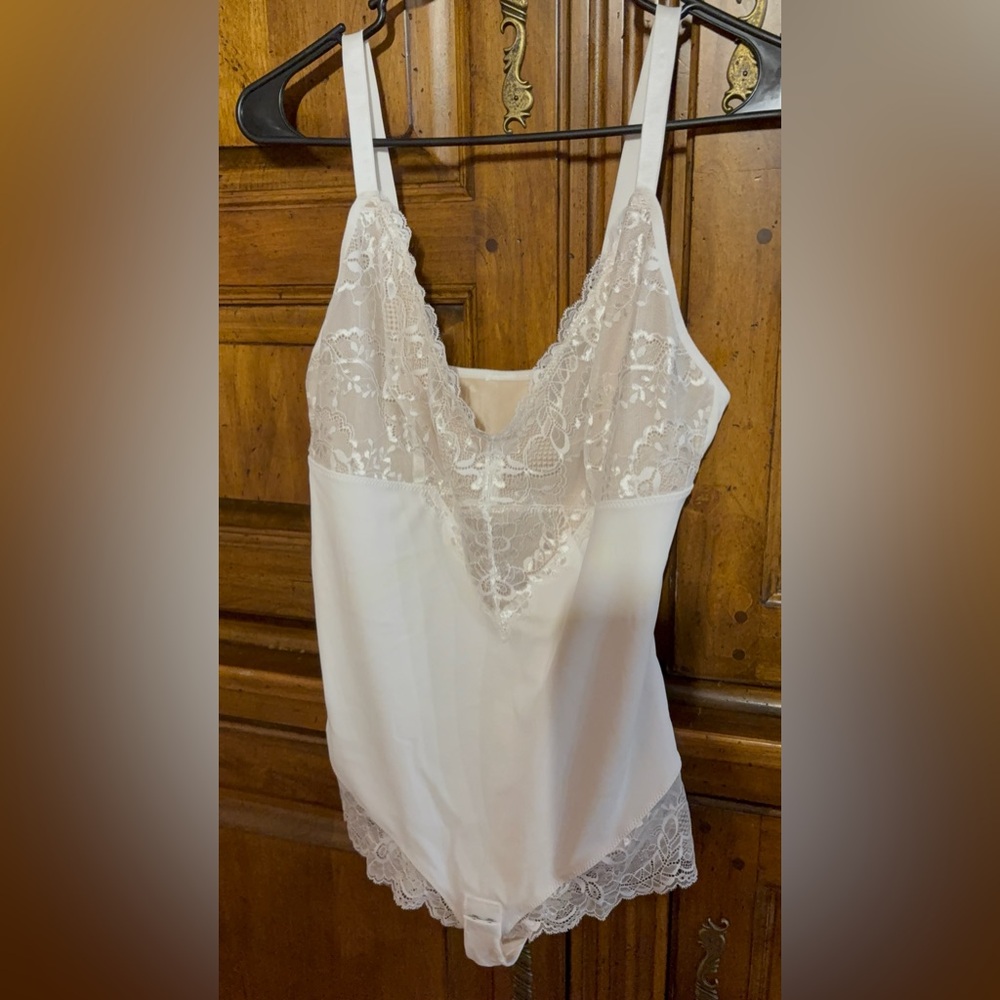 Lace-Trim V-Neck Camisole - White
